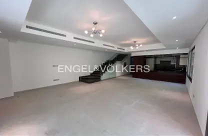 Villa - 4 Bedrooms - 5 Bathrooms for rent in District 15 - Jumeirah Village Circle - Dubai