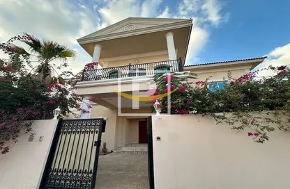 Villa - 5 Bedrooms - 7 Bathrooms for rent in Jumeirah 3 Villas - Jumeirah 3 - Jumeirah - Dubai