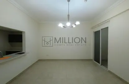 Apartment - 3 Bedrooms - 4 Bathrooms for rent in Plaza Residences 2 - Plaza Residences - Jumeirah Village Circle - Dubai