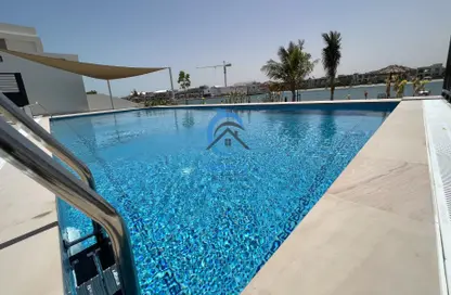صورة لـ حوض سباحة فيلا - 4 غرف نوم - 6 حمامات للبيع في ماربيا - ميناء العرب - راس الخيمة - رأس الخيمة ، صورة رقم 1