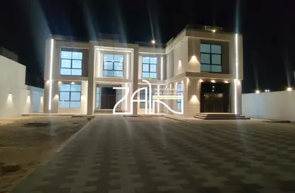 فيلا - 7 غرف نوم - 7 حمامات للايجار في مدينة الرياض - أبوظبي