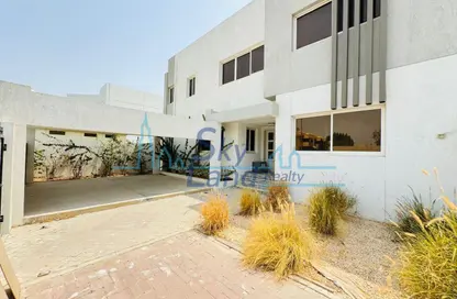 Villa - 4 Bedrooms - 5 Bathrooms for rent in Umm Suqeim 1 Villas - Umm Suqeim 1 - Umm Suqeim - Dubai