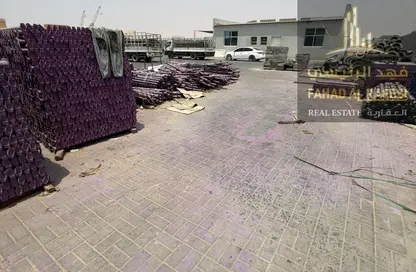 Warehouse - Studio - 2 Bathrooms for rent in Umm Al Thuoob - Umm Al Quwain