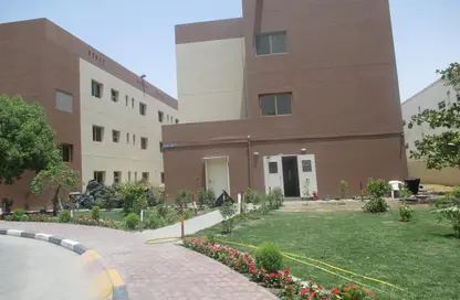 سكن عمال - استوديو - 8 حمامات للايجار في المرحلة 1 - مجمع دبي للإستثمار - دبي