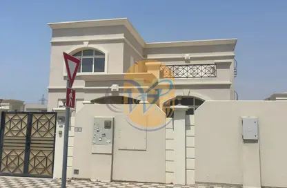 فيلا - 4 غرف نوم - 5 حمامات للايجار في الرفاع - رأس الخيمة
