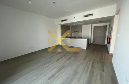 Apartment - 3 Bedrooms - 3 Bathrooms for rent in Waters Edge - Yas Island - Abu Dhabi