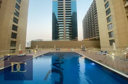 صورة لـ حوض سباحة شقة - 1 حمام للبيع في برج ليك سايد أ - ليك سايد ريزيدنس - مدينة دبي للإنتاج (اي ام بي زد) - دبي ، صورة رقم 1