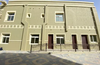 Villa - 4 Bedrooms - 6 Bathrooms for rent in Al Quoz 1 - Al Quoz - Dubai