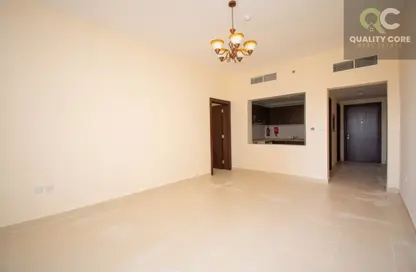 شقة - غرفة نوم - 2 حمامات للايجار في غلوبال غولف ريزيدنس 2 - مدينة دبي الرياضية - دبي