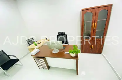 Office Space - Studio - 1 Bathroom for rent in Red Avenue - Al Garhoud - Dubai