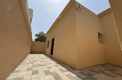 فيلا - غرفة نوم - 1 حمام للايجار في شعاب العسكر - زاخر - العين