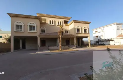 Villa - Studio - 6 Bathrooms for rent in Shakhbout City - Abu Dhabi