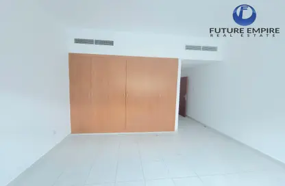 شقة - غرفة نوم - 2 حمامات للايجار في منطقة القرهود - دبي
