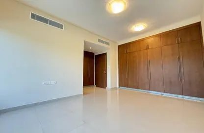 فيلا - 3 غرف نوم - 6 حمامات للايجار في فيلات أرينكو - منطقة 14 - قرية جميرا الدائرية - دبي