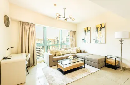 Living Room image for: Apartment - 1 Bedroom - 2 Bathrooms for rent in Capital Plaza Tower A - Capital Plaza - Corniche Road - Abu Dhabi, Image 1