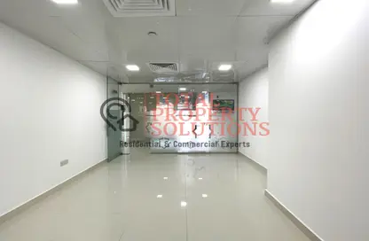 Empty Room image for: Office Space - Studio - 4 Bathrooms for rent in Al Khalidiya - Abu Dhabi, Image 1