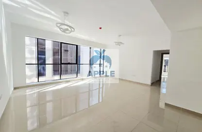 شقة - 2 غرف نوم - 3 حمامات للايجار في تجارية مويلح - الشارقة شقة - 2 غرف نوم - 3 حمامات للايجار في تجارية مويلح - الشارقة