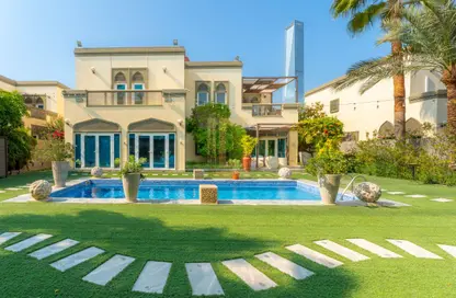 Villa - 5 Bedrooms - 6 Bathrooms for sale in Regional - Jumeirah Park - Dubai