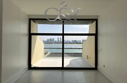 Empty Room image for: Apartment - 1 Bathroom for rent in Club Vista Mare - Palm Jumeirah - Dubai, Image 1