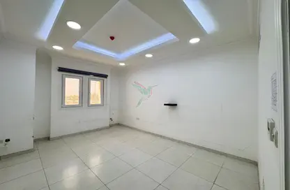 Office Space - Studio - 3 Bathrooms for rent in Al Dafeinah - Asharej - Al Ain