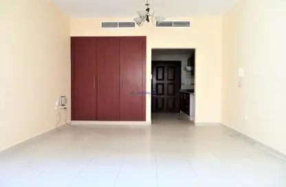 Apartment - 1 Bathroom for rent in Abu Hail Road - Abu Hail - Deira - Dubai