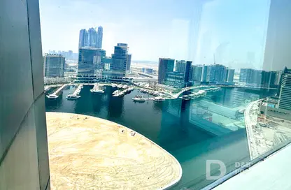 مكتب - استوديو للايجار في B2B  برج - الخليج التجاري - دبي