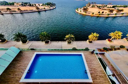 صورة لـ حوض سباحة شقة - 2 غرف نوم - 4 حمامات للايجار في برج السيف - شاطئ الراحة - أبوظبي ، صورة رقم 1