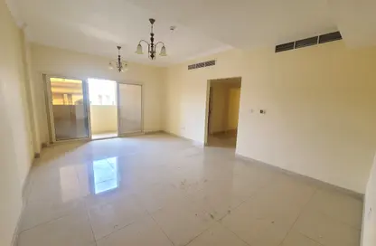 Apartment - 2 Bedrooms - 3 Bathrooms for rent in Hajar Building - Muwaileh Commercial - Sharjah