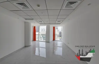Empty Room image for: Office Space - Studio - 3 Bathrooms for rent in B2B Tower - Business Bay - Dubai, Image 1