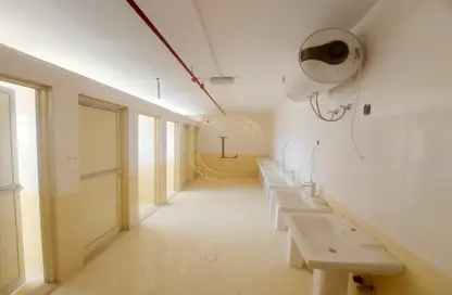 سكن عمال - استوديو - 8 حمامات للايجار في وادي العين 1 - النود - العين