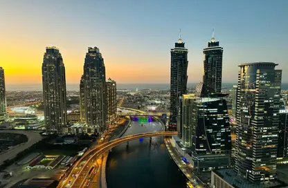 شقة - 2 غرف نوم - 2 حمامات للايجار في برج تشرشل السكني - أبراج تشرشل - الخليج التجاري - دبي