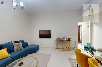 Living Room image for: Apartment - 2 Bedrooms - 3 Bathrooms for sale in Al Yasmeen 1 - Al Yasmeen - Ajman, Image 1