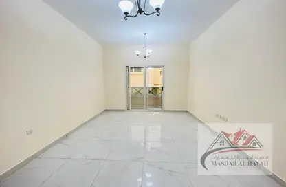 شقة - غرفة نوم - 2 حمامات للايجار في تجارية مويلح - الشارقة