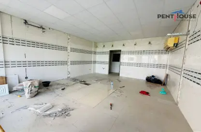 متجر - استوديو - 1 حمام للايجار في T01 - طراز أسباني - المدينة الدولية - دبي