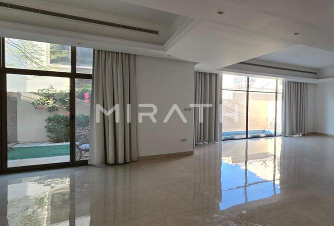 Villa - 5 Bedrooms - 5 Bathrooms for rent in Jumeirah 3 Villas - Jumeirah 3 - Jumeirah - Dubai