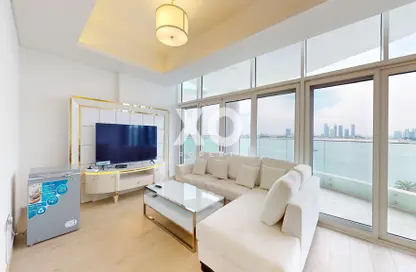 Living Room image for: Apartment - 2 Bedrooms - 3 Bathrooms for rent in MINA by Azizi - Palm Jumeirah - Dubai, Image 1