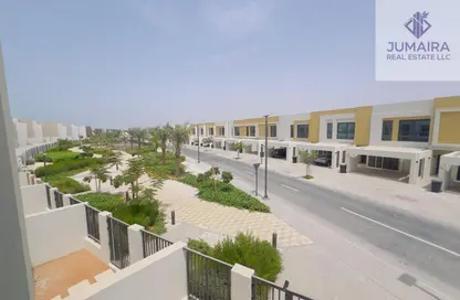 تاون هاوس - 2 غرف نوم - 4 حمامات للايجار في فيلات ماربيلا الثانية - ماربيا - ميناء العرب - راس الخيمة - رأس الخيمة