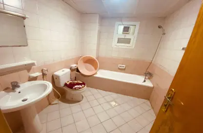 شقة - غرفة نوم - 2 حمامات للايجار في ابراج روز - الخان - الشارقة