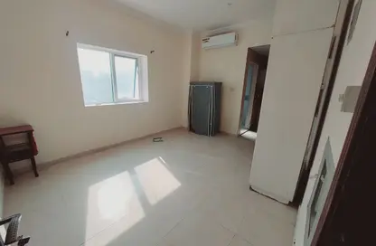 شقة - 1 حمام للايجار في طريق فاير ستاشن - مويلح - الشارقة