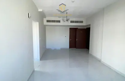 شقة - غرفة نوم - 2 حمامات للايجار في شارع التعاون - التعاون - الشارقة