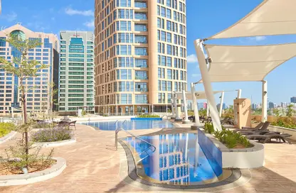 شقة - 3 غرف نوم - 4 حمامات للايجار في يونايتد سكوير - الخالدية - أبوظبي