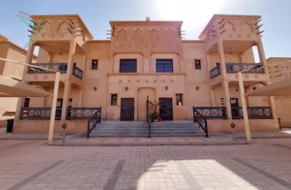 فيلا - 5 غرف نوم - 6 حمامات للايجار في البطين - العين