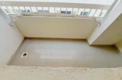 Apartment - 1 Bedroom - 2 Bathrooms for rent in Abu Shagara building - Abu shagara - Sharjah