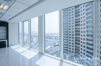 Office Space - Studio for rent in Crystal Tower - Business Bay - Dubai
