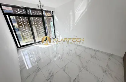 شقة - 1 حمام للايجار في بحيرات سيرينيتي 5 - الضاحية 10 - قرية الجميرا سركل - دبي