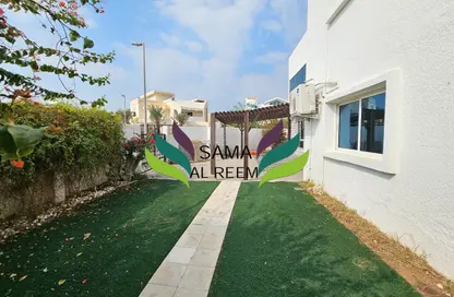 فيلا - 4 غرف نوم - 3 حمامات للايجار في فلل الجميرا 2 - جميرا 2 - جميرا - دبي