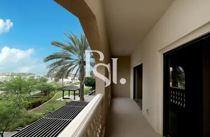 Balcony image for: Apartment - 3 Bedrooms - 5 Bathrooms for sale in Saadiyat Beach Residences - Saadiyat Beach - Saadiyat Island - Abu Dhabi, Image 1
