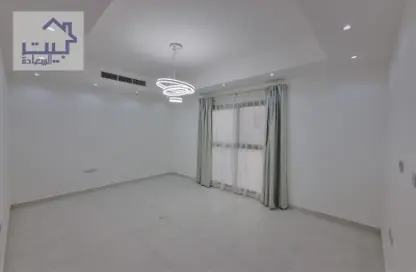 Empty Room image for: Villa - 5 Bedrooms - 7 Bathrooms for rent in Al Yasmeen 1 - Al Yasmeen - Ajman, Image 1