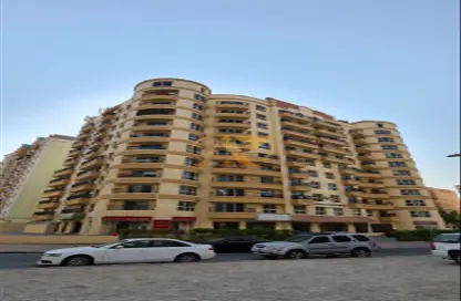 شقة - 2 غرف نوم - 2 حمامات للبيع في شقق يونيفرسال - المدينة الدولية - دبي