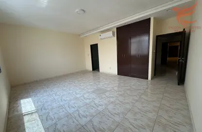 Apartment - 2 Bedrooms - 2 Bathrooms for rent in Dafan Al Nakheel - Ras Al Khaimah